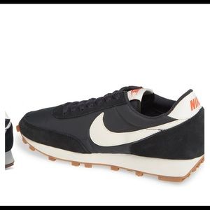 Nike Daybreak Sneaker size 8